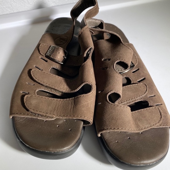 Propet Wimens Sandals Sz 7.5 In Good Condition - Picture 1 of 9